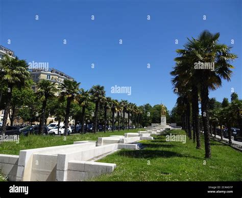 Vincennes Forest High Resolution Stock Photography And Images Alamy