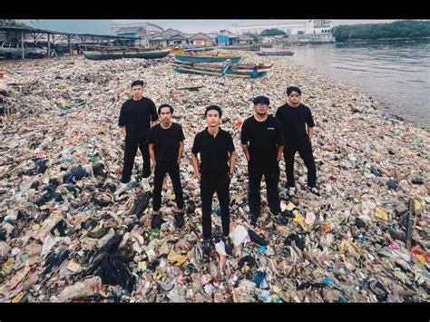 Banyak Pantai Sangat Kotor di Indonesia, Apa Penyebabnya? | Republika ...