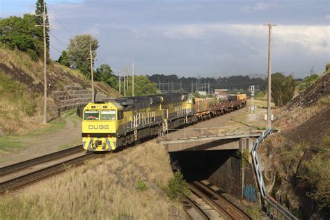 2bw7 At Maud St Waratah QL12 11 On 4 1 22 Garry Holt Flickr