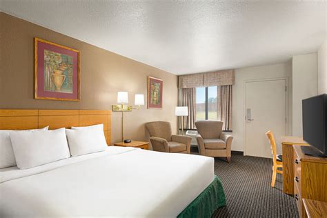 Travelodge by Wyndham Wellington KS | Wellington, KS Hotels