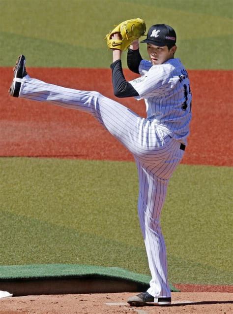 佐々木朗希、160キロがもたらす異次元の試練（写真 共同） 日本経済新聞 日本プロ野球 野球 野球選手