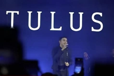 Lirik Lagu SEPATU TULUS Mudah Dihafal dan Dinyanyikan, Cocok untuk ...