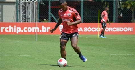 Em Reapresenta O Do S O Paulo Ap S Cl Ssico Patrick Inicia Transi O