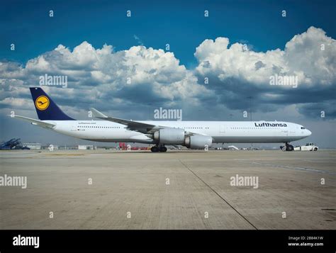 Lufthansa Deutsche Fluglinien Fotos Und Bildmaterial In Hoher