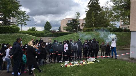 Rixes Entre Bandes Un Travail De Groupe Mêlant Des Ados De