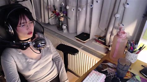 Webcam Skinny Petite Big Tits Asian Teen Show