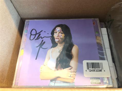 Olivia Rodrigo SOUR Signed CD 簽名版 唱片 興趣及遊戲 收藏品及紀念品 明星周邊 Carousell