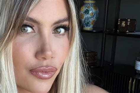 Para quién eran las fotos hot que Wanda Nara publicó por error La empresaria lo aclaró