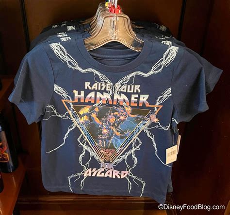 What S New At Disneyland A Hot Cheeto Pretzel Designer Bags And A Shiny Popcorn Bucket The