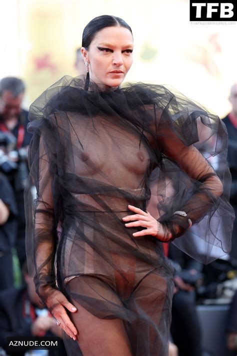 Mariacarla Boscono Sexy Seen Flashing Her Nude Tits At The Venice International Film Festival In