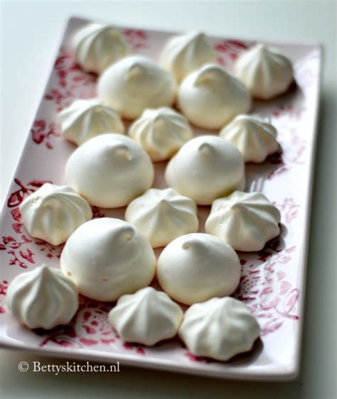 How To Meringues Maken Schuimpjes Recept Bettys Kitchen