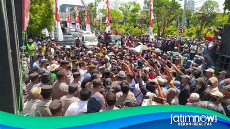 Soal Pupuk Bersubsidi Petambak Di Lamongan Minta Menteri Pertanian Dicopot