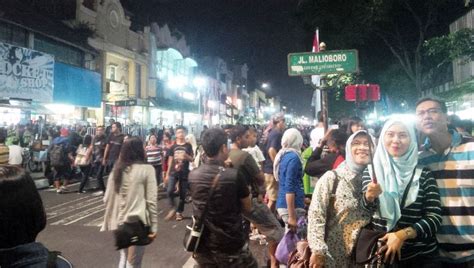 Jelang Pergantian Tahun Malioboro Jadi Lautan Manusia Okezone News