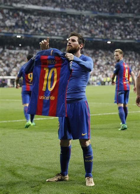 La camiseta de Messi levita en el Bernabeu la historia de una foto icónica