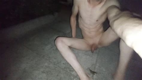 赤身裸体走在街上 Pornhub Gay