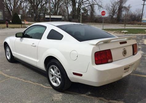 2005 Ford Mustang V6 Deluxe 2dr Fastback Stock 4518 For Sale Near