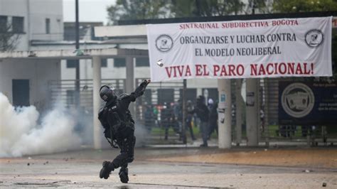 Disturbios y represión policial durante paro nacional en Colombia El