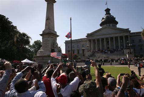 See The Confederate Flag Coming Down From The South Carolina Capitol Grounds Huffpost