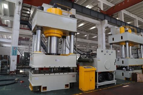 Four Column Smc Bmc Forming Ton Hydraulic Press China Hydraulic