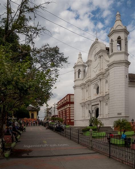 Catedral de Santa Rosa de Copán construcción finalizada en 1803