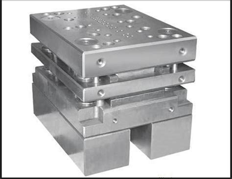 Customized Hot Runner System 12 24 48 64 72 Cavities Plastic Cover Injection Moulds Maker Mold