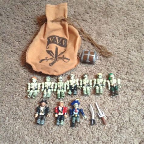 Mega Bloks Figures Lot Pirates And Skeletons 1761845402