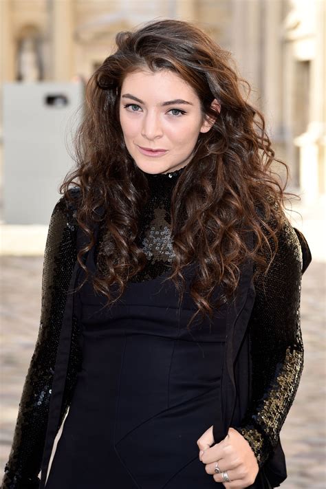Lorde Explains Why She Stepped Back from Social Media in 2018 | Vanity Fair