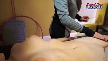 Autum mange la chatte et la bite dure d Alex pendant une baise torride à trois XVIDEOS