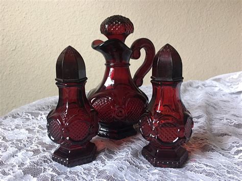 Kitchen Dining Vintage Avon Ruby Red Glass Salt And Pepper Shakers