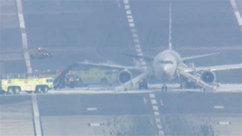 American Airlines Plane Engine Catches Fire At Chicago S O Hare Airport