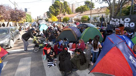 Miércoles de acampe y corte en pleno centro de Neuquén