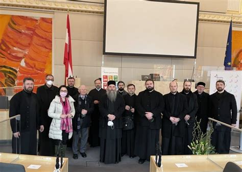 Besuch Von Serbisch Orthodoxem Bischof Andrej Und Priestern Im