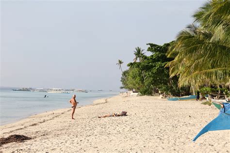 Bohol drops COVID-19 vax card as entry requirement