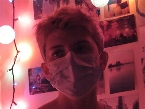 water checkpoint. Drink water today. pls :) : r/LGBTeensGoneMild