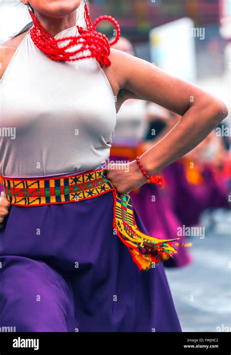 Femme Inca Traditionnelle Banque De Photographies Et Dimages à Haute