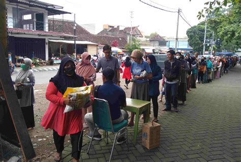 Operasi Pasar Beras Murah Di Magetan Diwarnai Antrian Panjang Ada