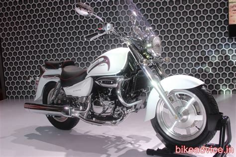 DSK Hyosung Launches Aquila 250 Cruiser;Specs,Pics & Details