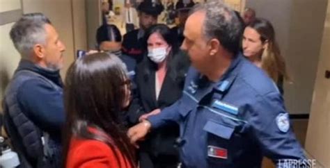 Diana Pifferi La Mamma Alessia In Tribunale Guarda Il Video Video