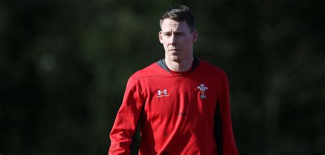 Liam Williams returns from injury to start for Wales at Twickenham ...