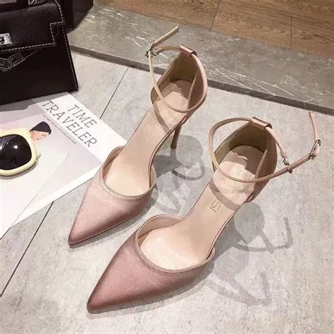 Stiletto Satin Warna Nude Bertumit Tinggi Gadis Segar Dengan Kasut Tunggal Berongga Kaki Runcing