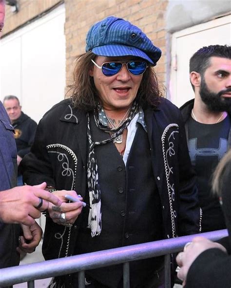 Reem On Instagram Johnnydepp Meet Fans Before The Show At The