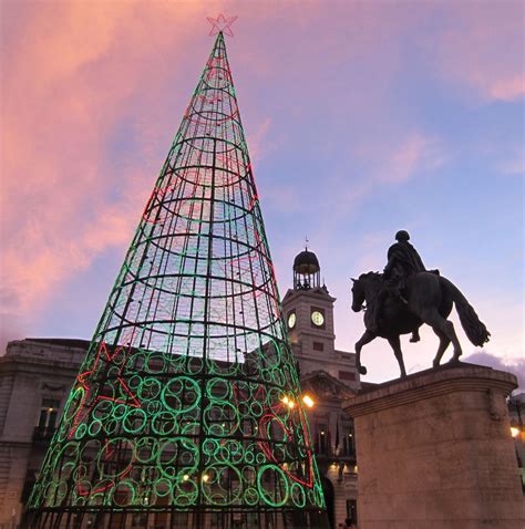 Christmas in Madrid, our new no-Government and more!