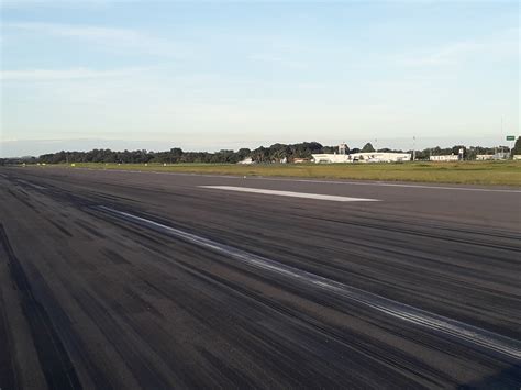 Infraero entrega obras de revitalização da pista no Aeroporto de