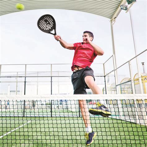 Le Padel Le Nouveau Sport Chouchou Des Cadres FLASH ECONOMIE