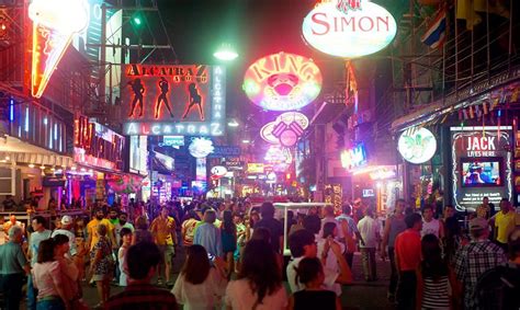 Discover the Best Night Markets in Bangkok - Holidaydigg.com