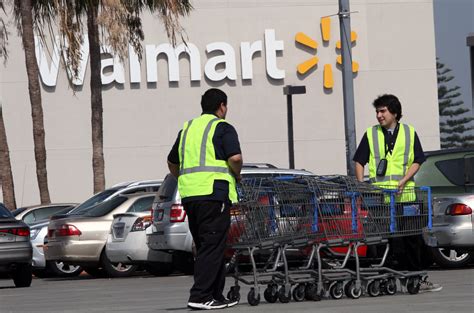 Walmart Employees Demand 10% Discount on Food | Fortune