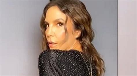 Look Just Ssimo Ivete Sangalo Ostenta Pern Es E Corp O Impressiona