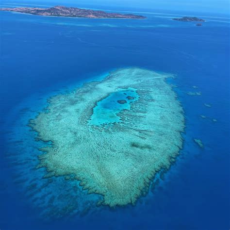 Heart Island - Helicopter Services over the Fiji Islands