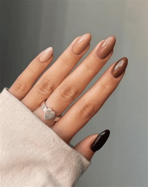 Coffee Nails Unsere Gro E Liebe Unter Den Nagellack Trends Im Herbst