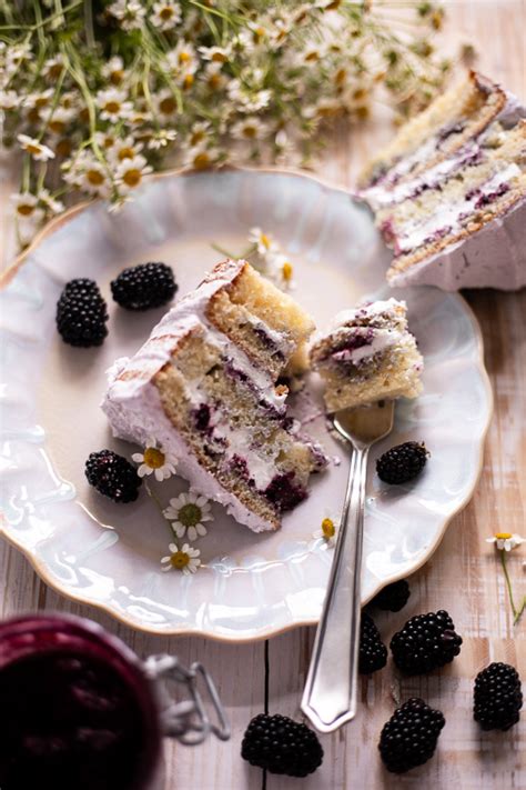 Blackberry Chamomile Naked Cake Food Finessa